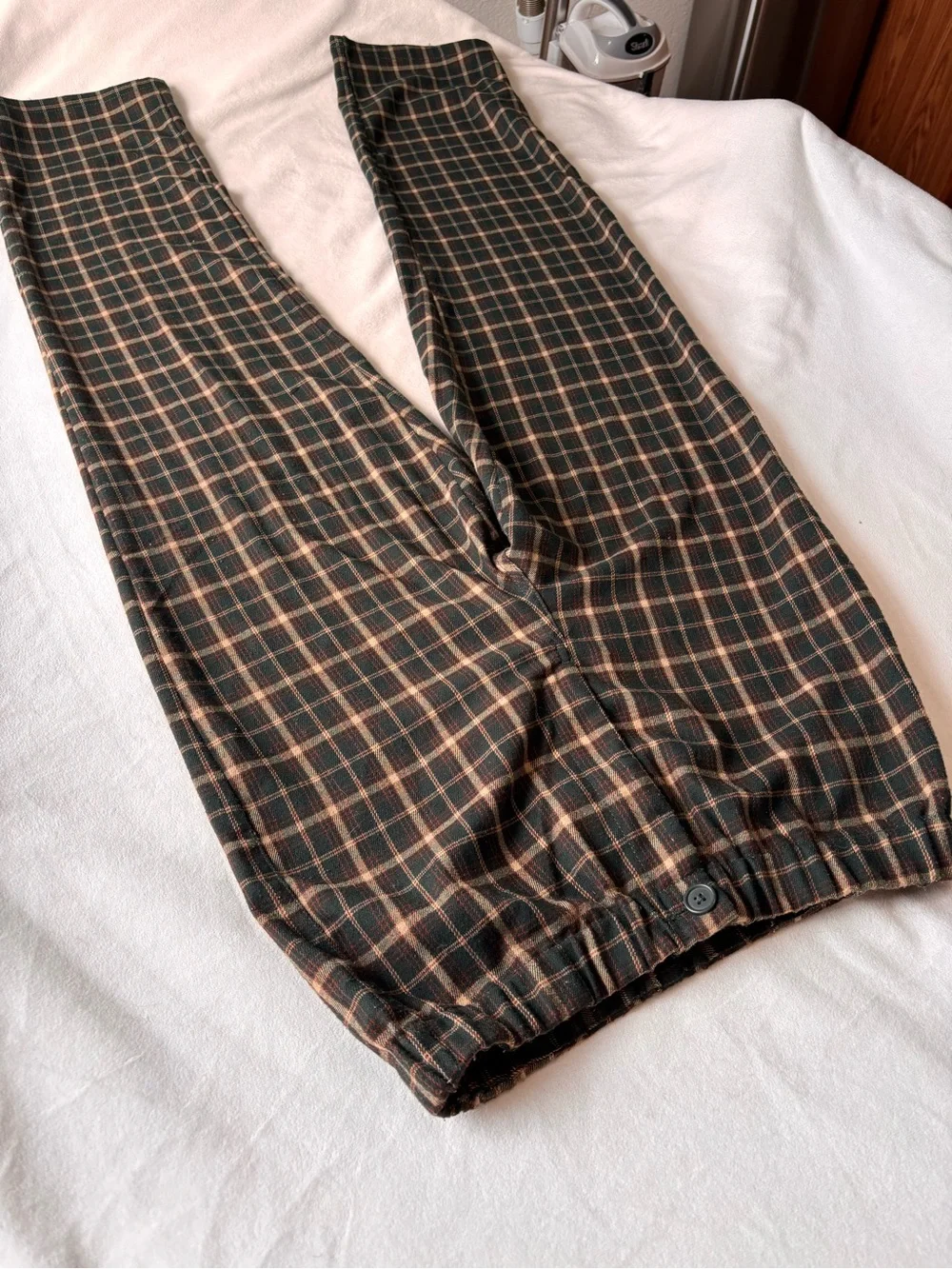 Brandy Melville Women’s Plaid Straight Leg Trousers